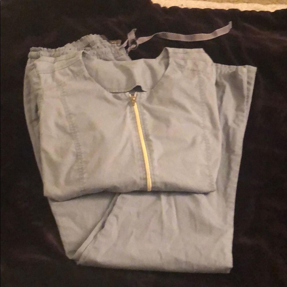 Jaanuu grey scrub set Large